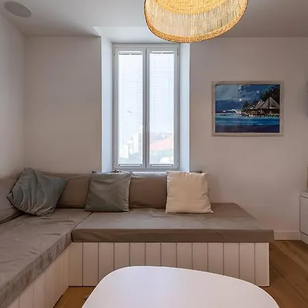 Beautiful House In Front Of The Ocean Vikendica *
