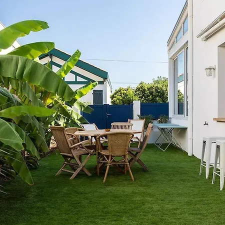 Beautiful House In Front Of The Ocean *